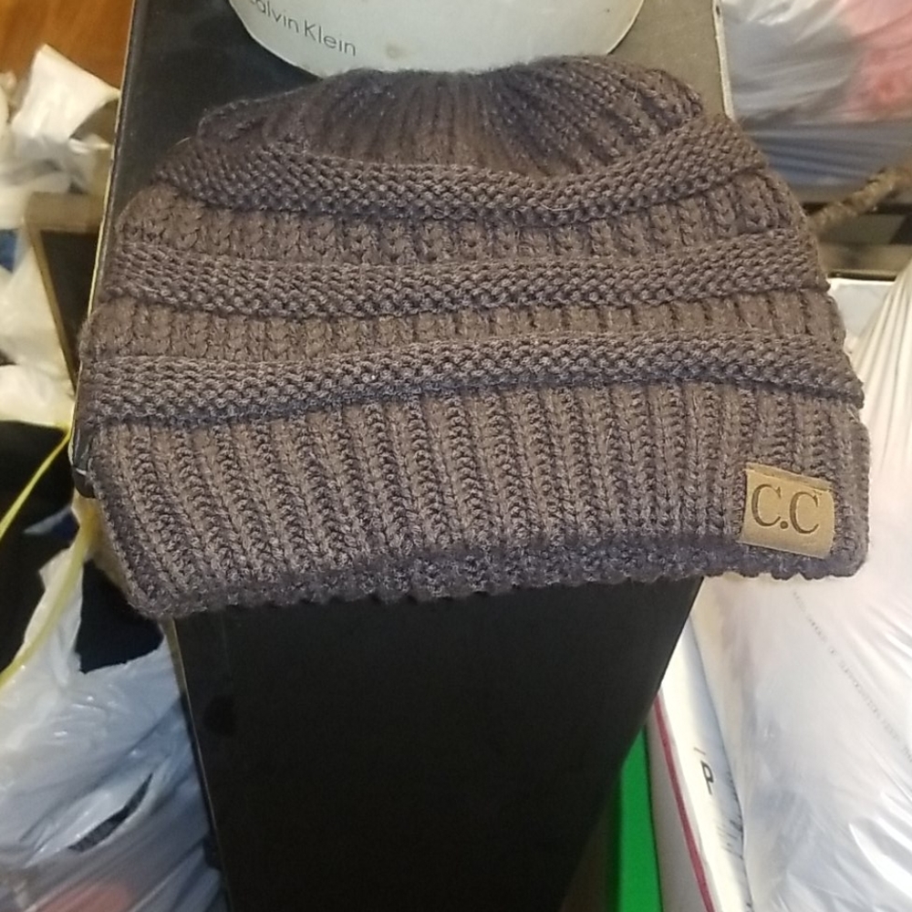 C.C beanie - Picture 1 of 3